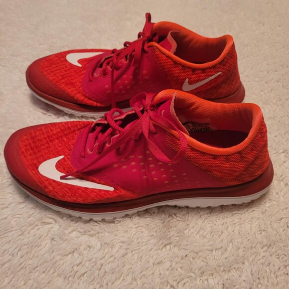 Women's Nike FS LITE Run 2, Size 7.5 - Picture 2 of 6